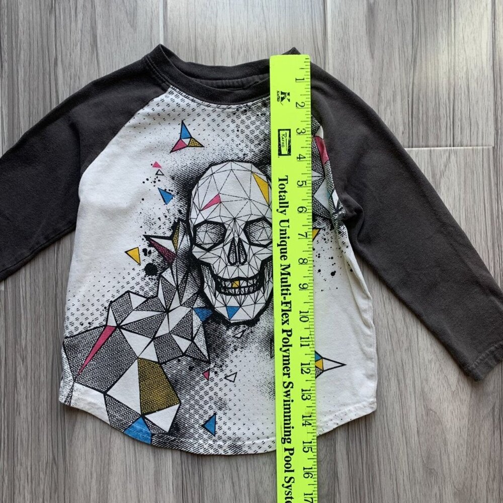 OP Geometric Skull Raglan Tee - Picture 12 of 12